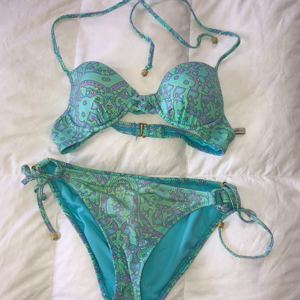 Bathing suit